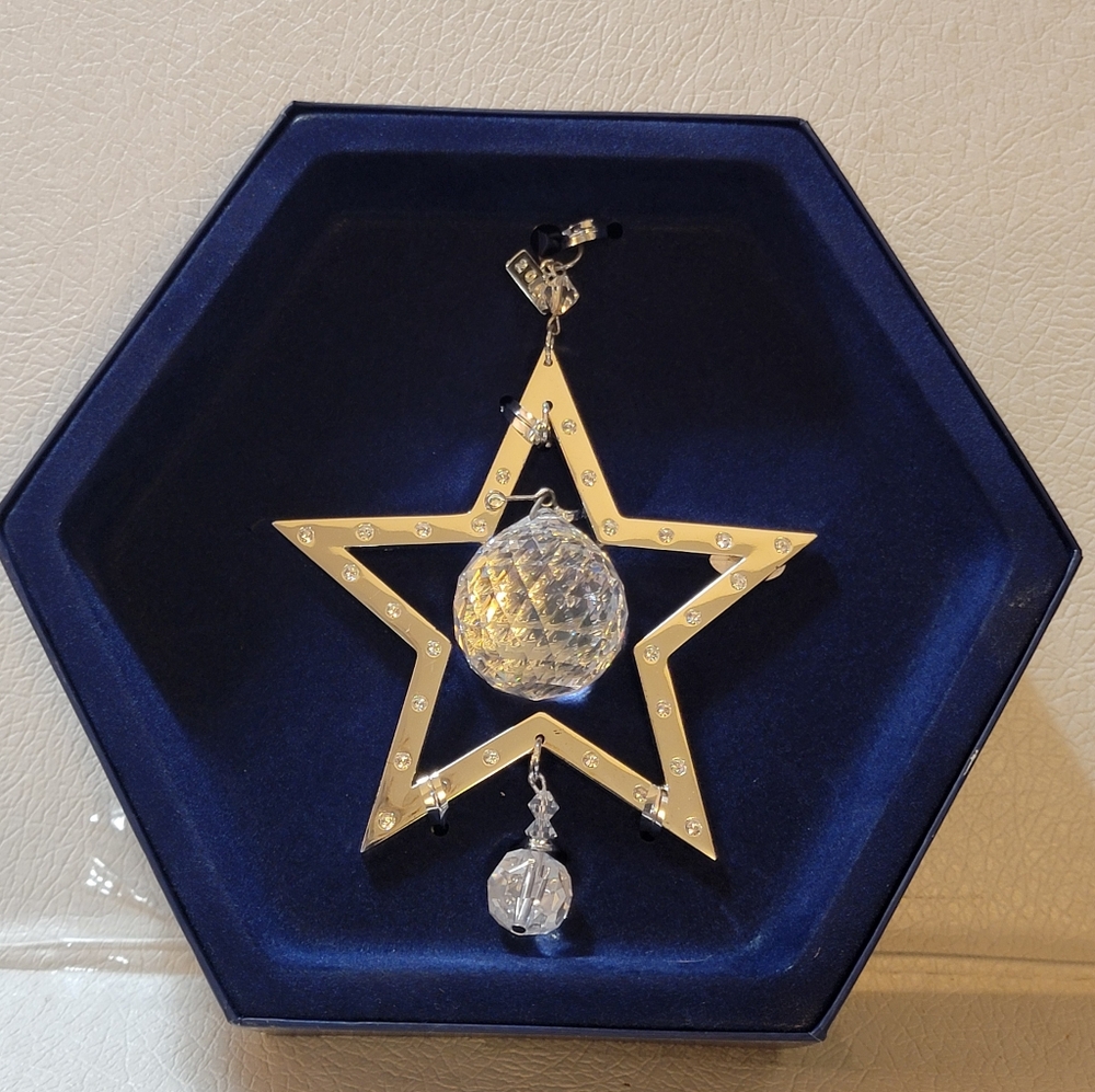 Swarovski Crystal 2006 Silver Plated Limited Edition Ornament By Harvey Lewis